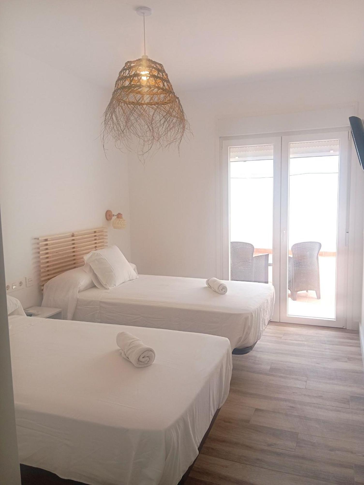 Hostal Casa Emilio Almeria Exterior photo