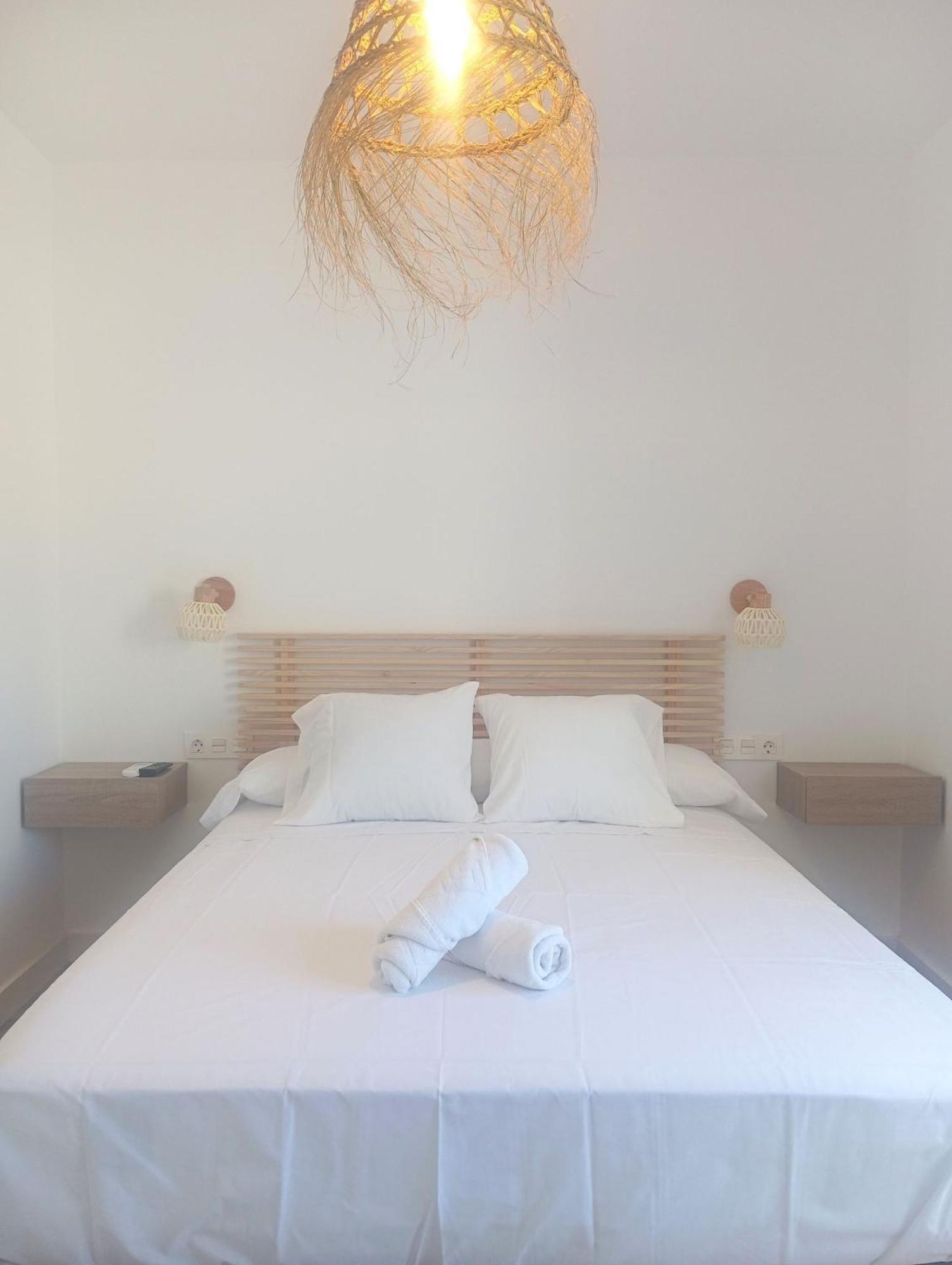 Hostal Casa Emilio Almeria Exterior photo