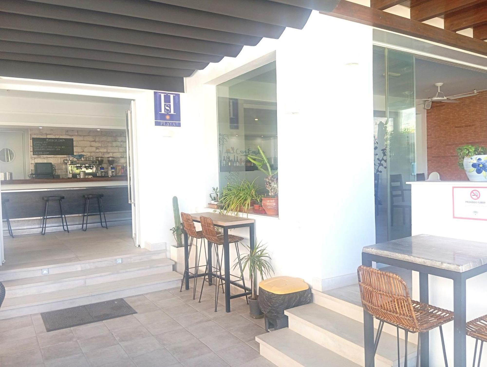 Hostal Casa Emilio Almeria Exterior photo